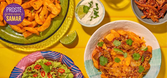 Pati Parts z szarpanymi grzybami zapiekane z serem, podane z awokado i kwaśną śmietaną